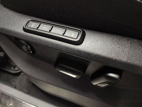 Certified 2025 Volkswagen Atlas Cross Sport SEL Premium R-Line image 18