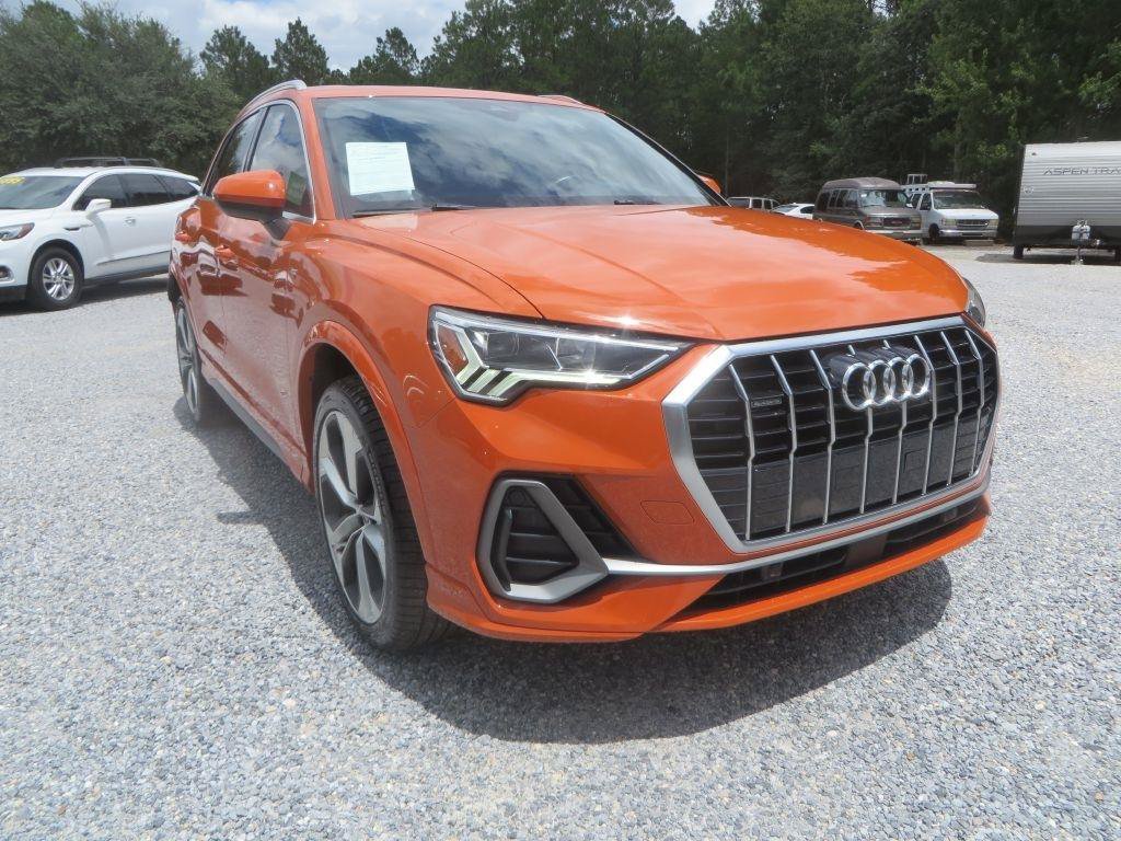 Used 2021 Audi Q3 2.0T Premium Plus w/ Premium Plus Package AWD/4WD image 4