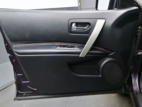 Used 2013 Nissan Rogue SL image 1