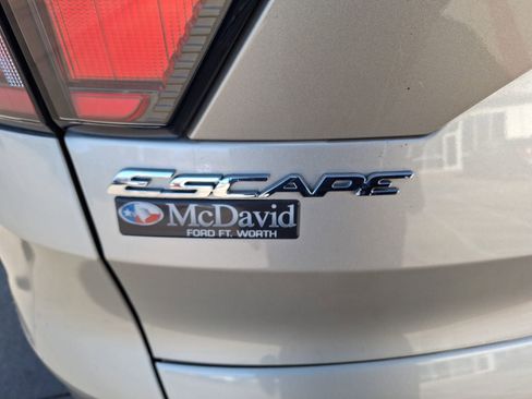 Used 2017 Ford Escape SE image 13