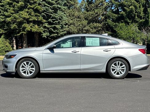 Used 2017 Chevrolet Malibu LT FWD image 7