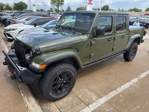 Used 2021 Jeep Gladiator Sport AWD/4WD image 1
