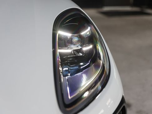 New 2025 Porsche Macan image 11