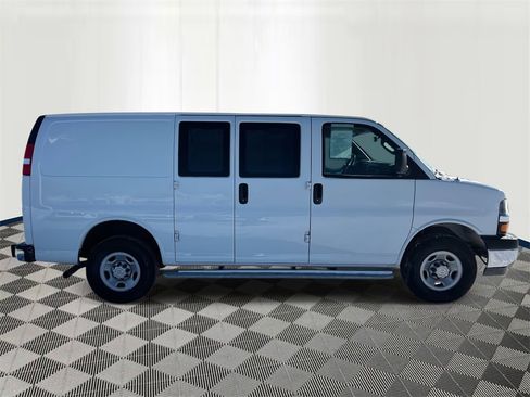Used 2024 Chevrolet Express 2500 w/ Driver Convenience Package image 5