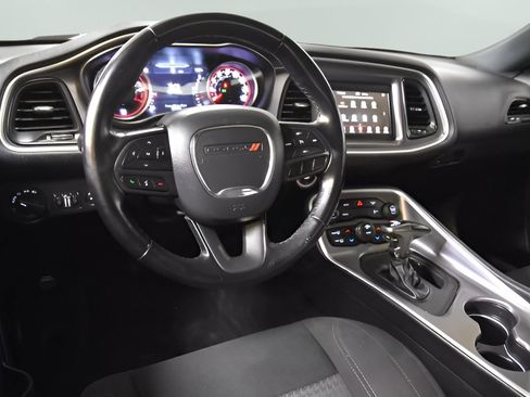 Used 2021 Dodge Challenger SXT image 29