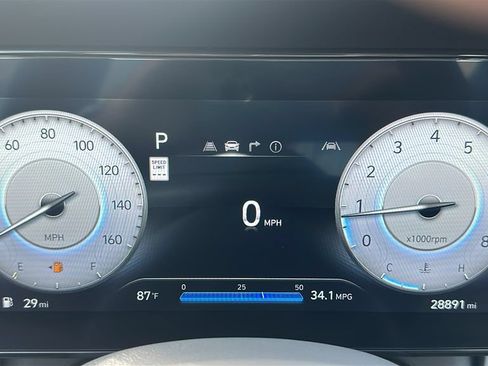Used 2024 Hyundai Elantra SEL FWD image 2