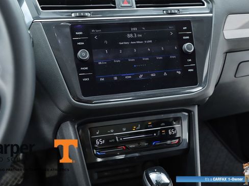 Used 2022 Volkswagen Tiguan SE w/ Panoramic Sunroof Package AWD/4WD image 25