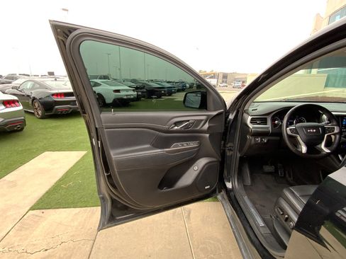 Used 2020 GMC Acadia SLT image 8