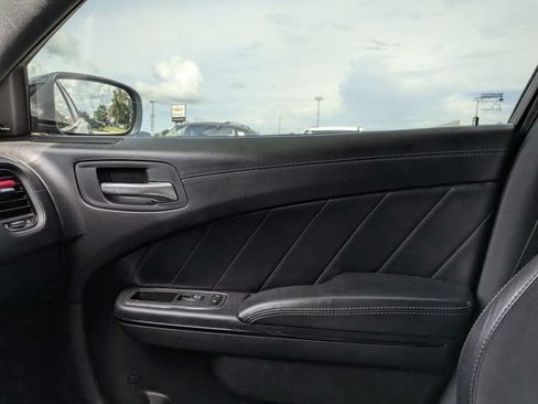 Used 2022 Dodge Charger R/T w/ Plus Group RWD image 22