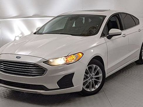 Used 2020 Ford Fusion SE image 6