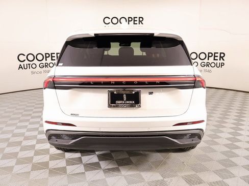 New 2026 Lincoln Nautilus Premier w/ Jet Appearance Package AWD/4WD image 22