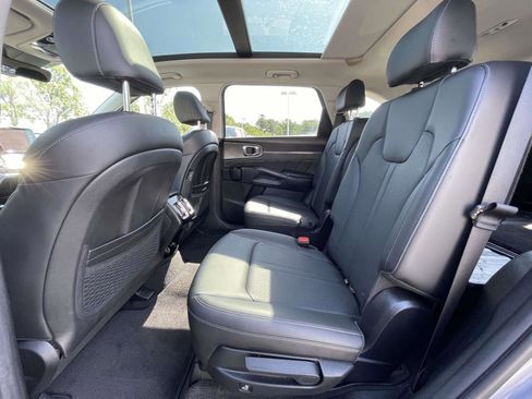 Used 2023 Kia Sorento SX FWD image 10