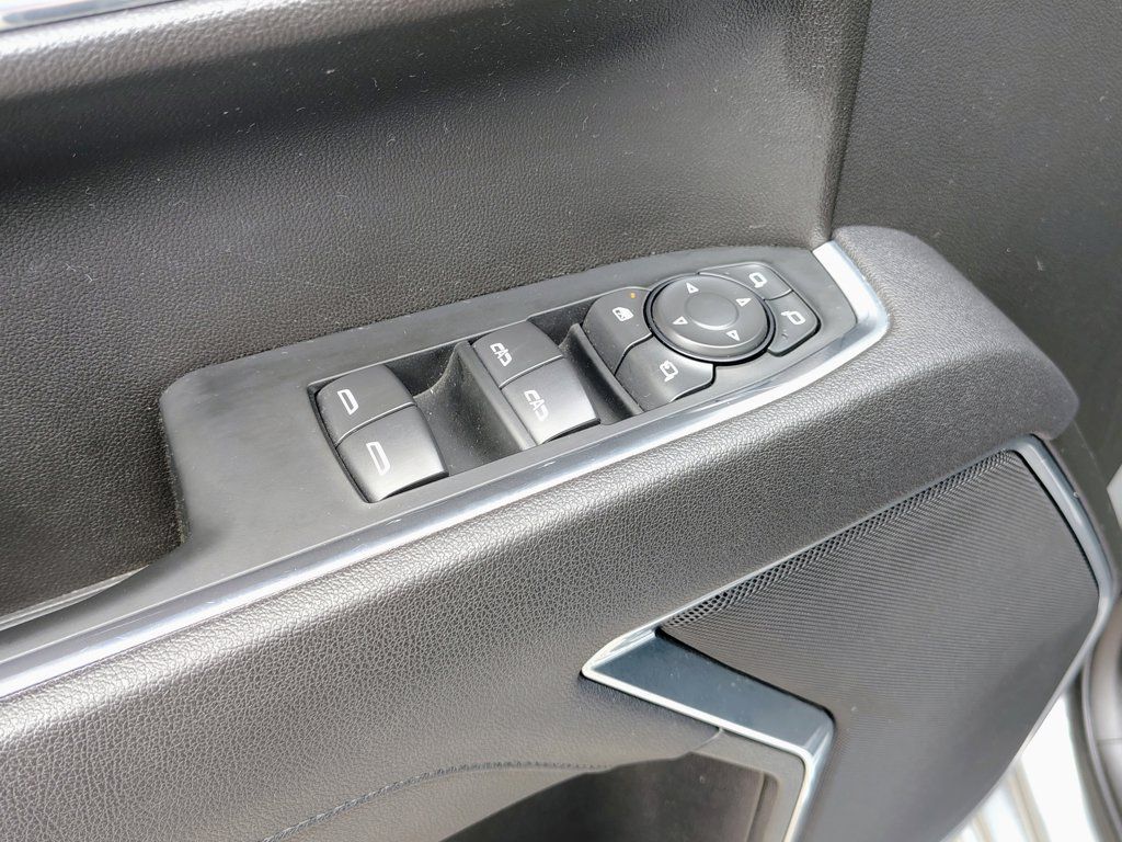 Used 2025 GMC Sierra 1500 SLT AWD/4WD image 21