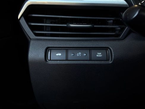 Used 2025 Nissan Altima 2.5 SV FWD image 22