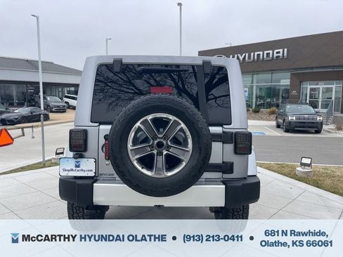 Used 2014 Jeep Wrangler Unlimited Sahara AWD/4WD image 15