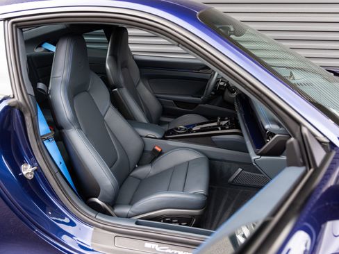 Certified 2024 Porsche 911 Carrera GTS RWD image 30