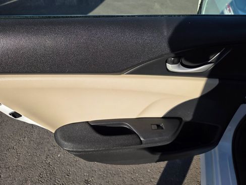 Used 2017 Honda Civic EX image 10