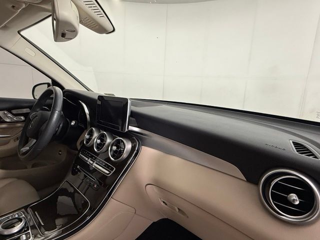 Used 2019 Mercedes-Benz GLC 300 image 34