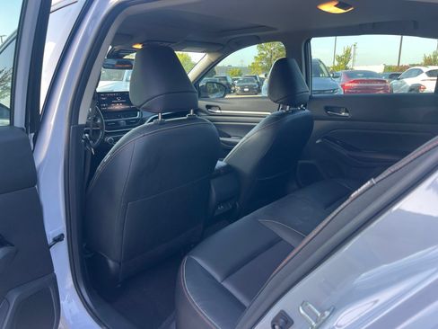 Used 2024 Nissan Altima 2.5 SR w/ SR Premium Package FWD image 15