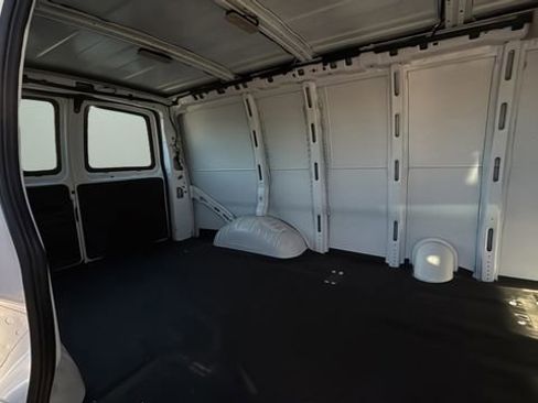 Used 2023 GMC Savana 2500 w/ Driver Convenience Package RWD image 38