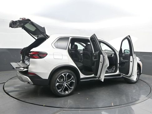 New 2026 BMW X5 xDrive40i w/ Parking Assistance Package image 53