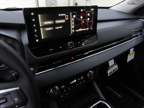 New 2025 Mitsubishi Outlander SE image 16