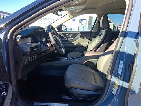 New 2025 Lincoln Corsair Premiere image 6