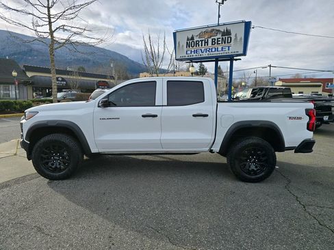 Used 2023 Chevrolet Colorado Trail Boss w/ Technology Package image 8
