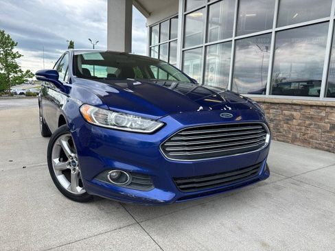 Used 2013 Ford Fusion SE FWD image 2