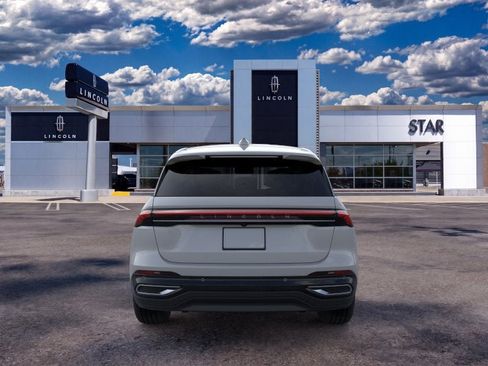New 2026 Lincoln Nautilus Premier AWD/4WD image 5