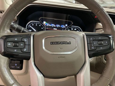 Used 2021 GMC Yukon XL Denali w/ Denali Ultimate Package AWD/4WD image 17