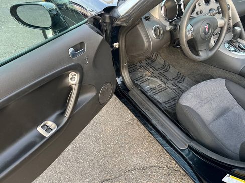 Used 2009 Pontiac Solstice Convertible w/ Preferred Package RWD image 21