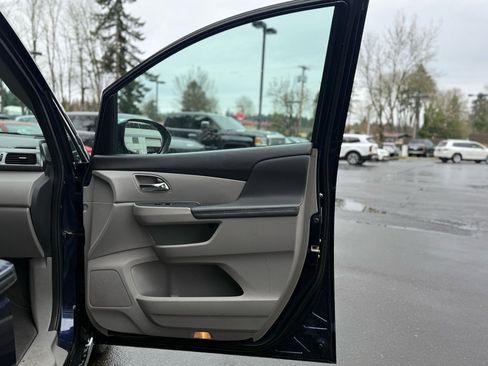 Used 2015 Honda Odyssey EX-L image 19