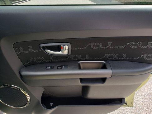 Used 2012 Kia Soul + FWD image 18