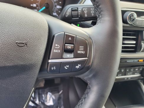 Used 2021 Ford Escape SE w/ SE Sport Appearance Package AWD/4WD image 16