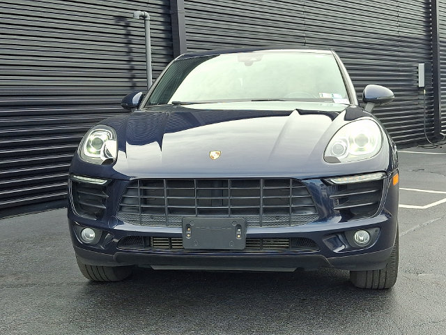 Certified 2018 Porsche Macan AWD/4WD image 10
