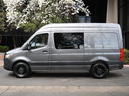 Used 2020 Mercedes-Benz Sprinter 2500 image 7