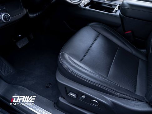 Used 2023 GMC Yukon XL Denali image 35