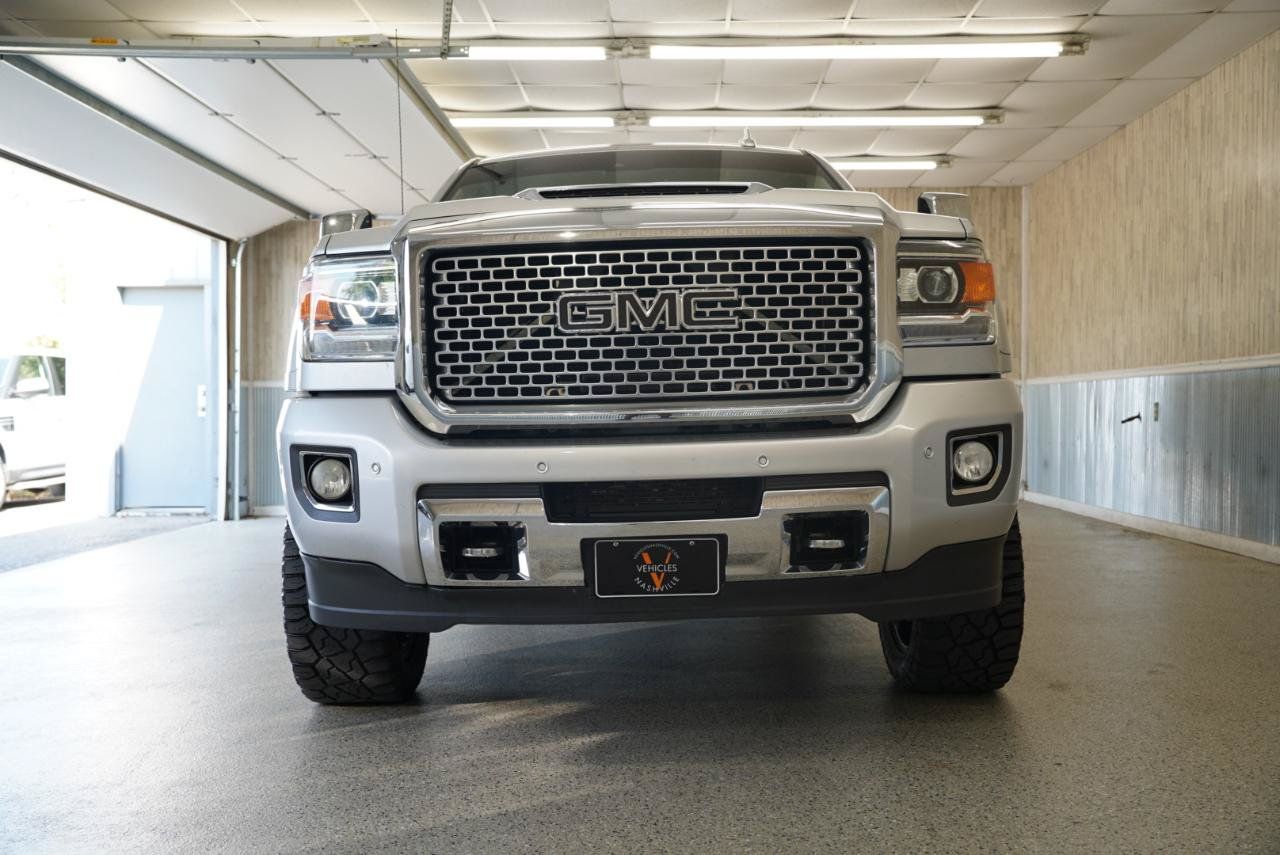 Used 2017 GMC Sierra 2500 Denali w/ Duramax Plus Package AWD/4WD image 2