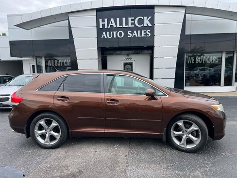 Used 2011 Toyota Venza AWD image 1