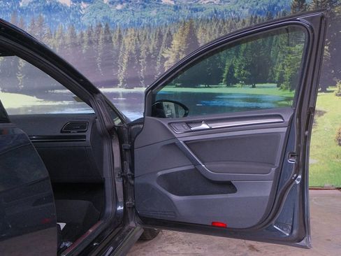 Used 2017 Volkswagen GTI Sport image 27