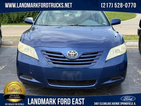 Used 2009 Toyota Camry LE FWD image 1