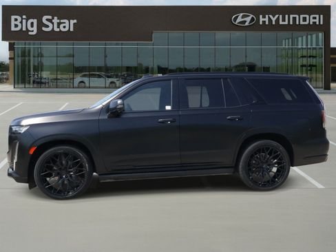Used 2023 Cadillac Escalade Sport Platinum AWD/4WD image 2