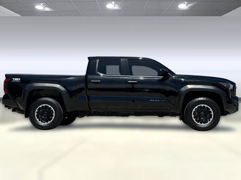 Used 2024 Toyota Tacoma TRD Off-Road AWD/4WD image 7