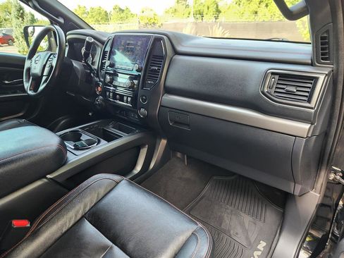Used 2020 Nissan Titan PRO-4X w/ Pro-4x Convenience Package image 13