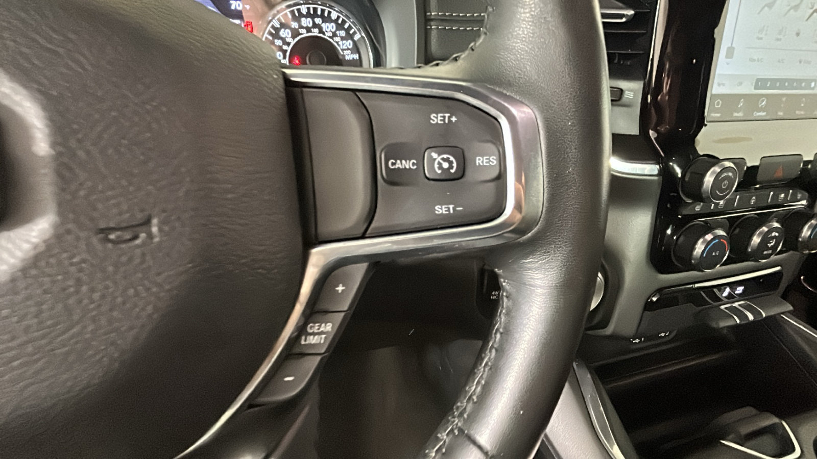 Used 2024 RAM 1500 Laramie AWD/4WD image 21