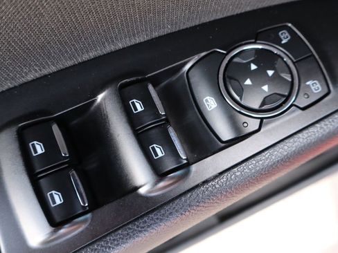 Used 2017 Ford Fusion SE w/ Equipment Group 201A image 27