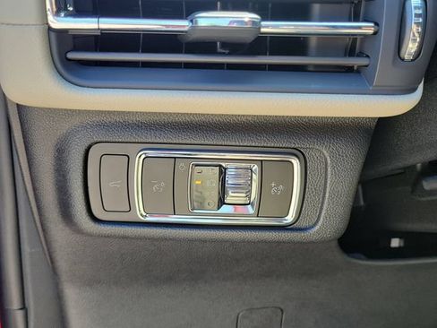Certified 2025 Lincoln Corsair FWD image 13