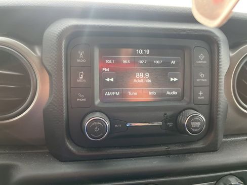 Used 2018 Jeep Wrangler Unlimited Sport S image 8