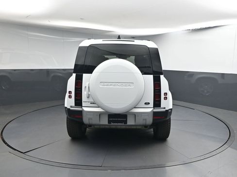 Used 2020 Land Rover Defender 110 SE AWD/4WD image 23